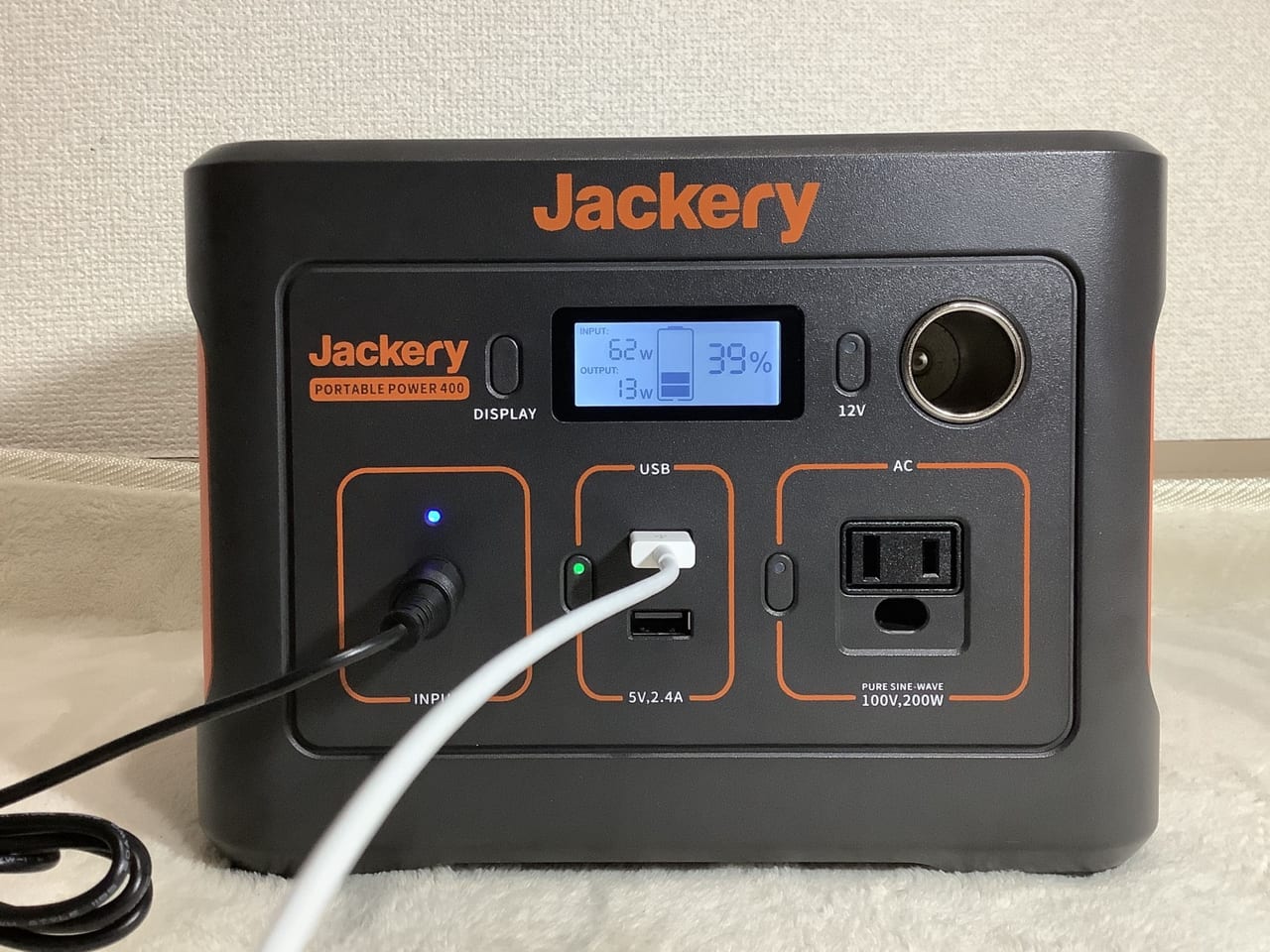 Jackery400でiPadの充電を行う